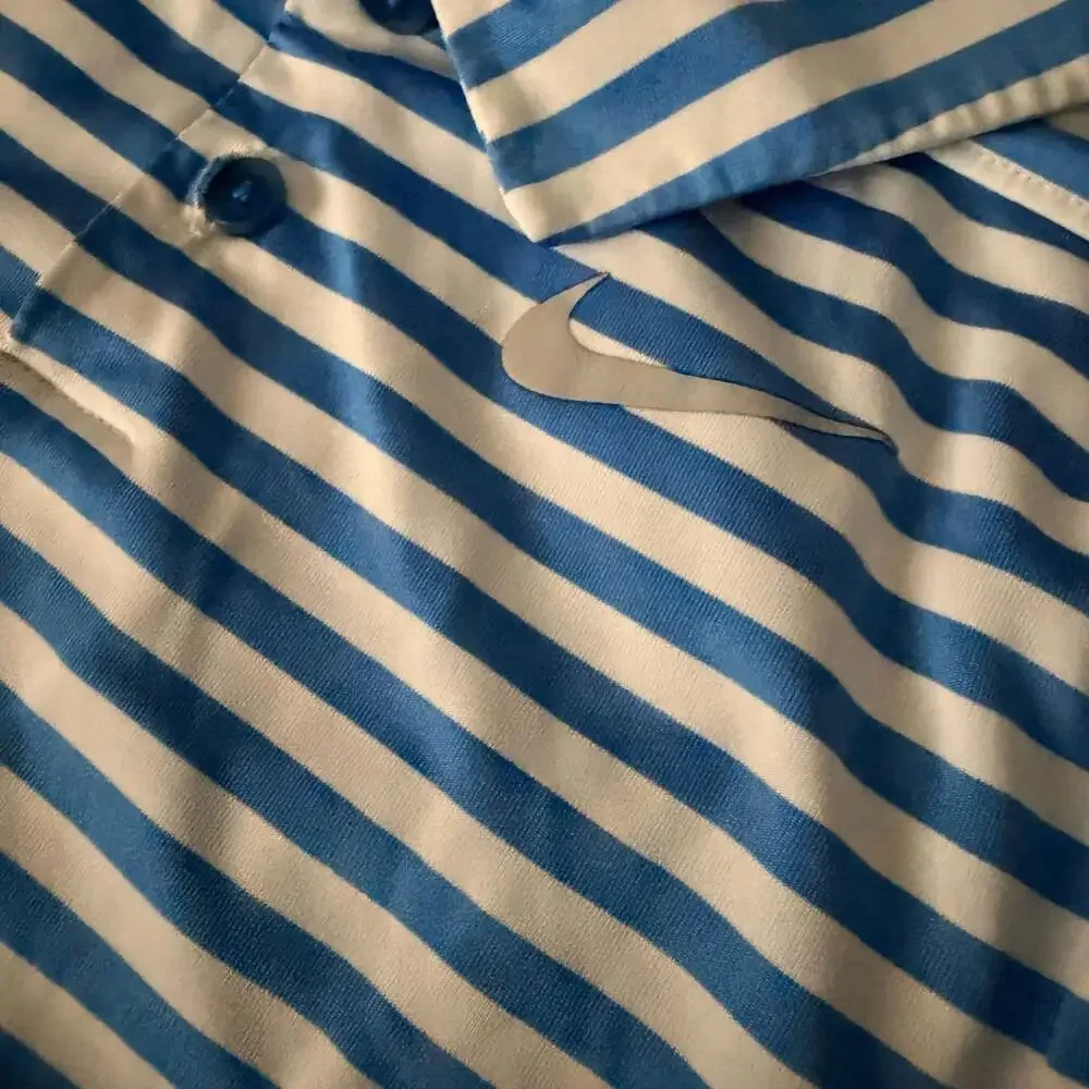 Youth XL Nike Dri-FIT Victory Striped Golf Polo Shirt Blue and White Stripe